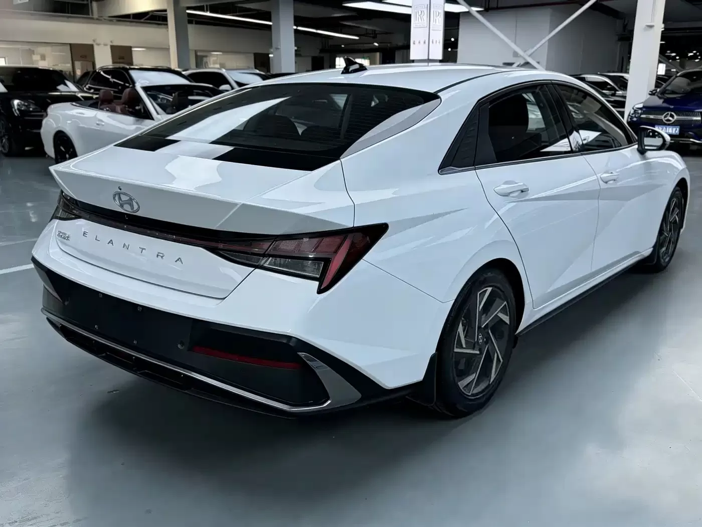 Used Hyundai Elantra 2022 1.5L CVT LUX Premium Edition