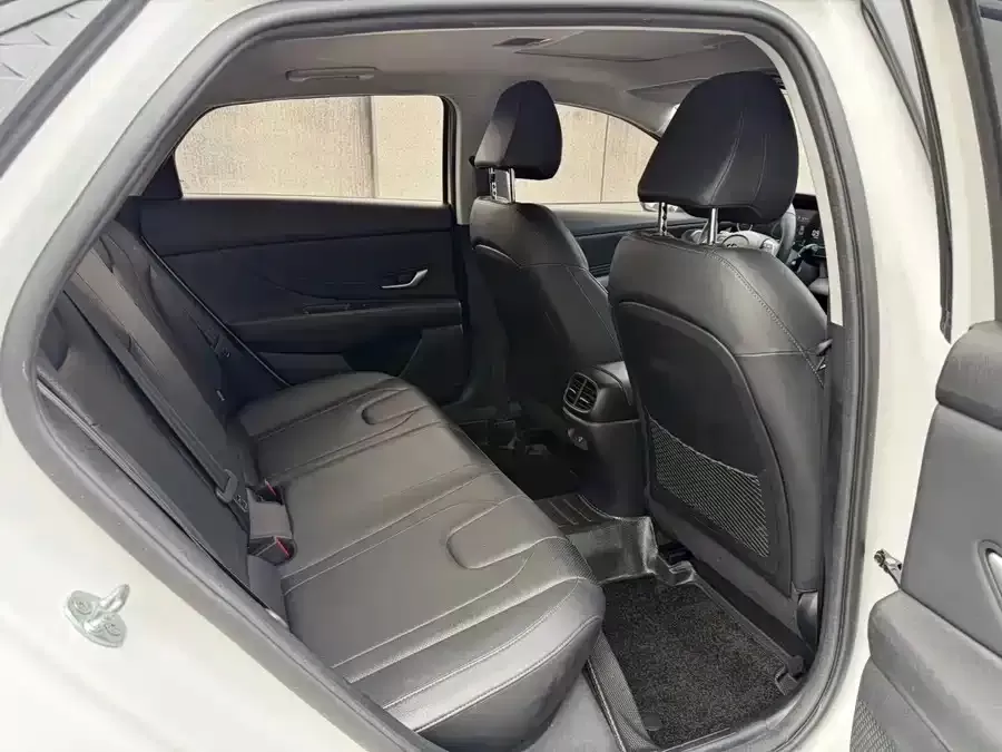 Used Hyundai Elantra 2022 1.5L CVT LUX Premium Edition